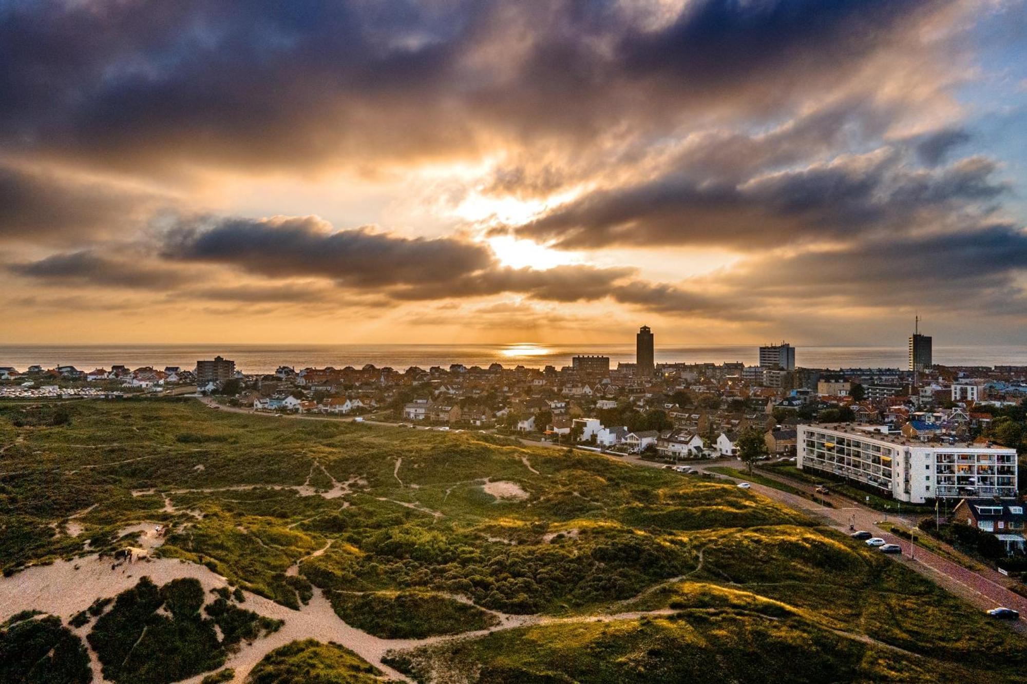 View With A Room Zandvoort With Private Parking Exterior photo